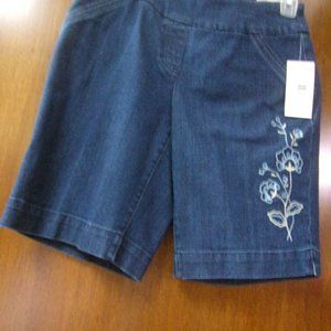 Alia Denim Embroidered Bermuda Shorts Size 8P NWT